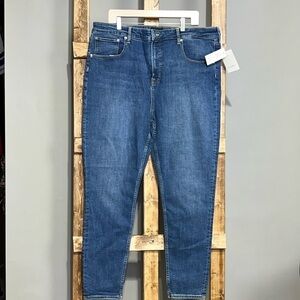 Free assembly high-rise skinny denim jeans. Size 22. NWT.